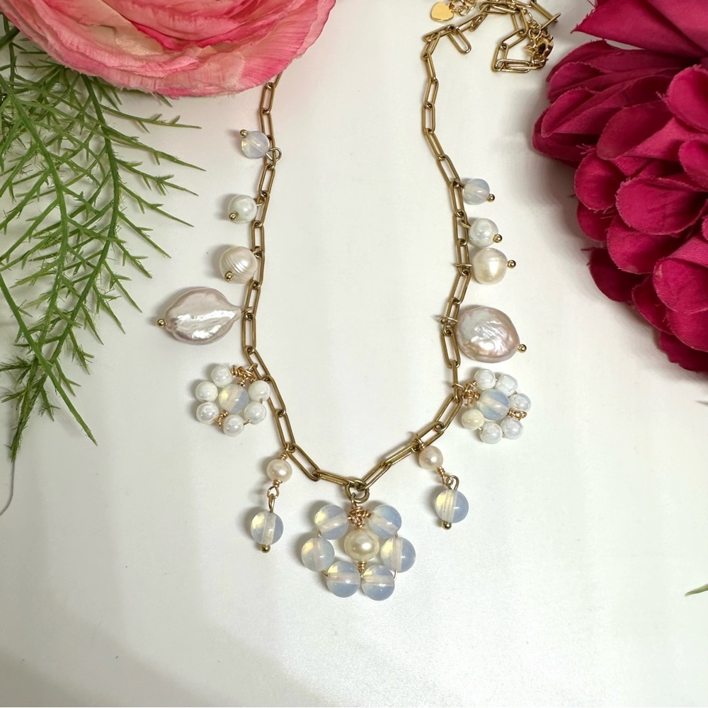 NEW⚜️Opalite & Freshwater Pearl Flower Charm Necklace - Picture 6 of 10